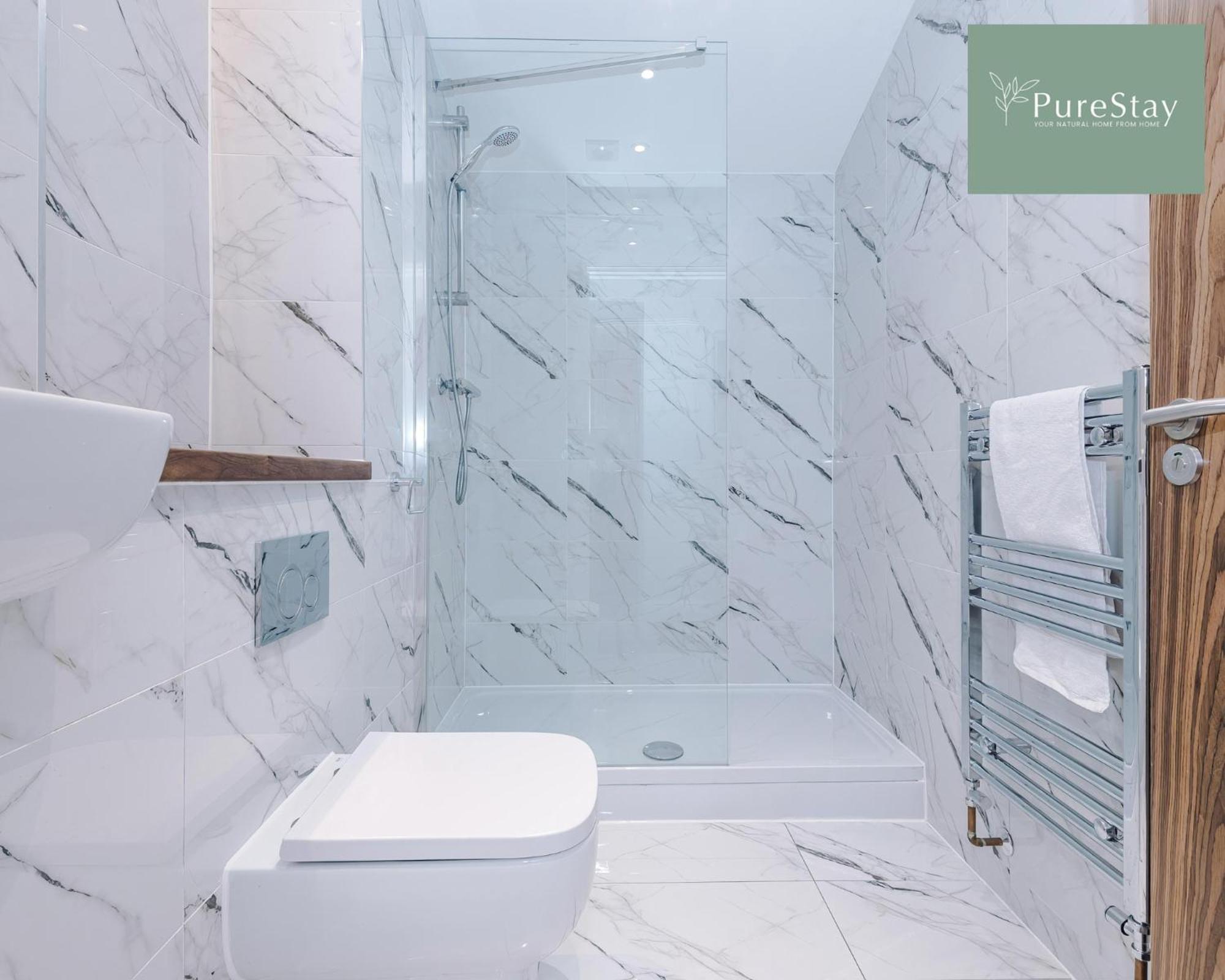 Stunning Five Bedroom Manchester House With Free Parking By Purestay Short Lets & Serviced Accommodation 外观 照片
