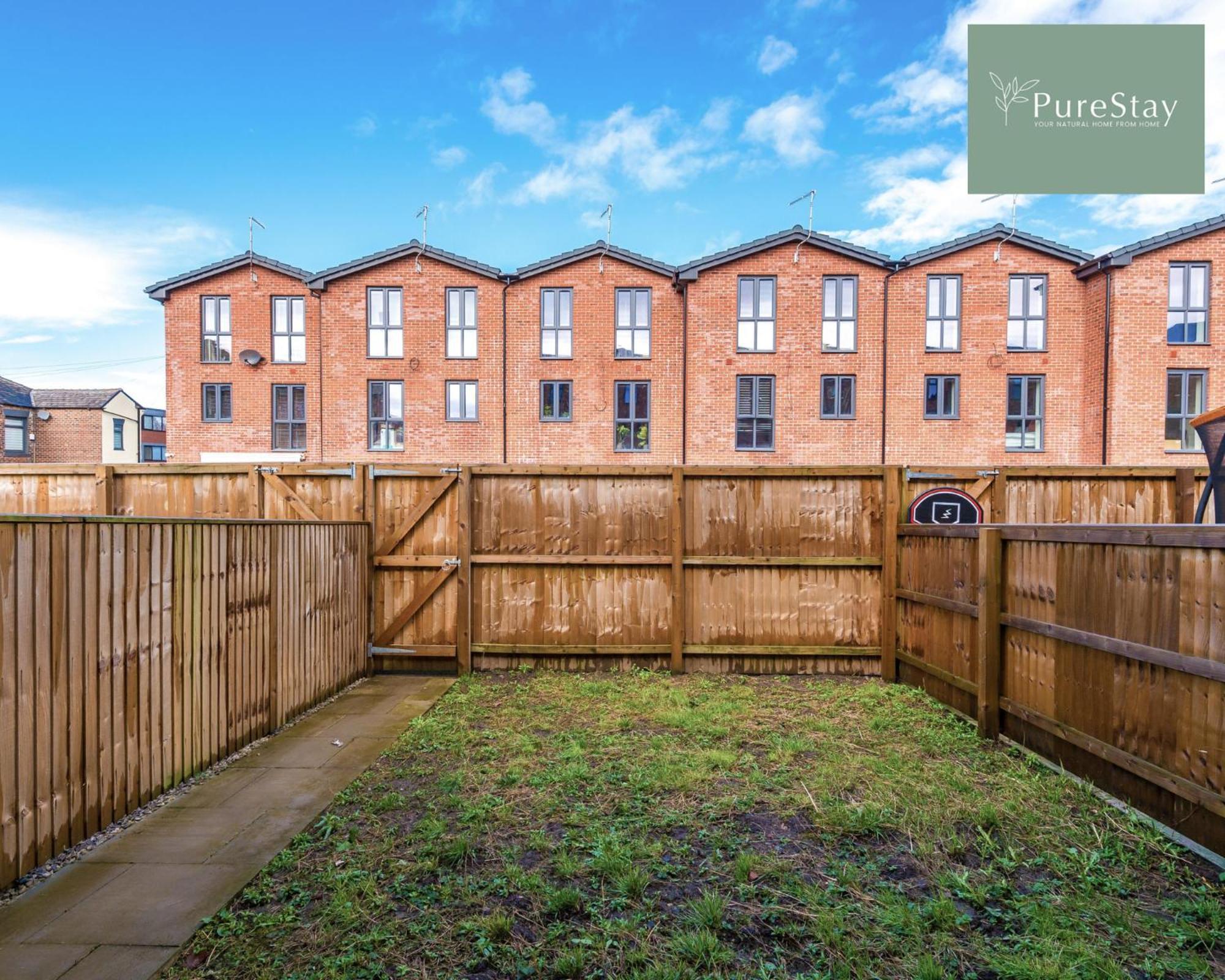 Stunning Five Bedroom Manchester House With Free Parking By Purestay Short Lets & Serviced Accommodation 外观 照片
