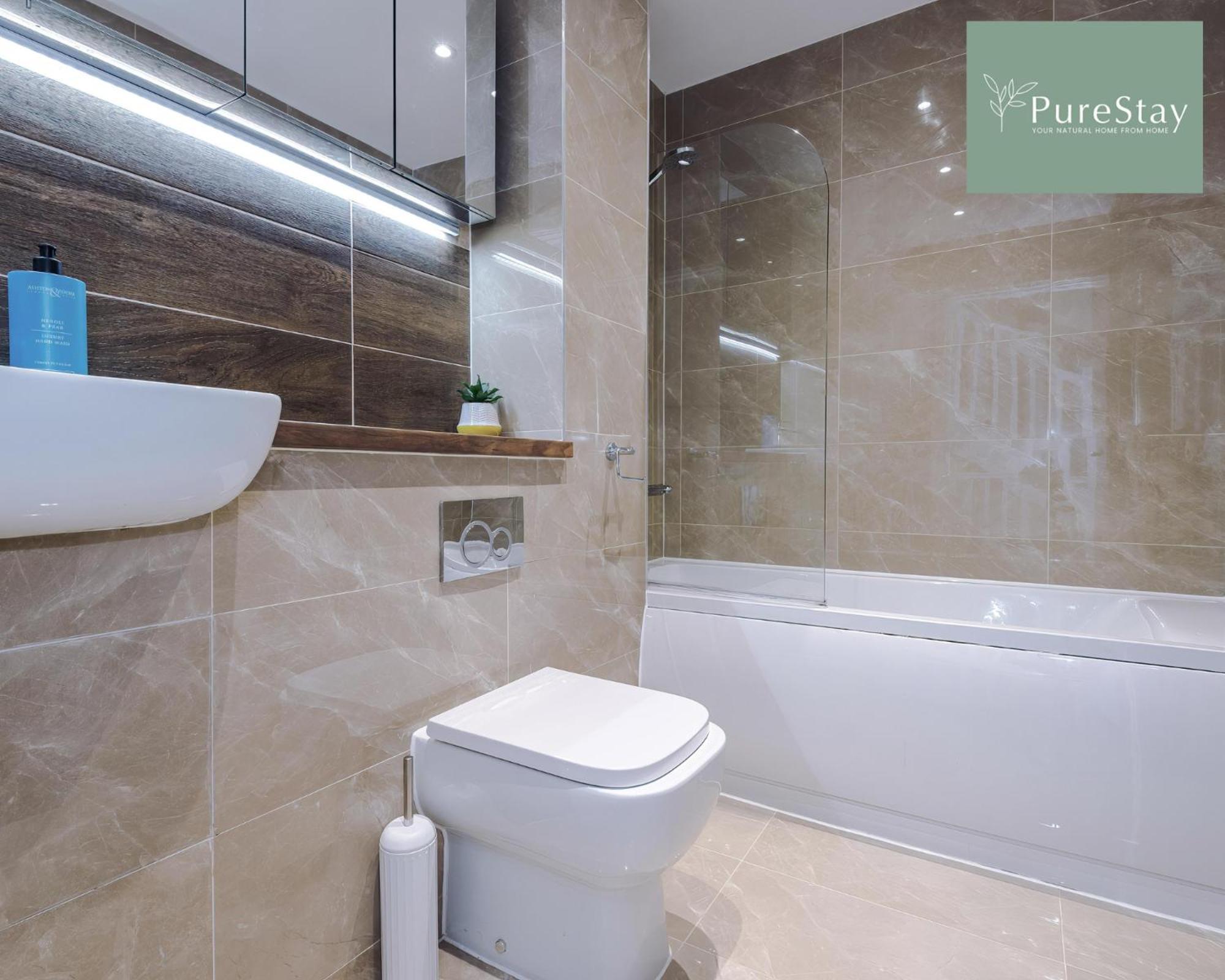Stunning Five Bedroom Manchester House With Free Parking By Purestay Short Lets & Serviced Accommodation 外观 照片