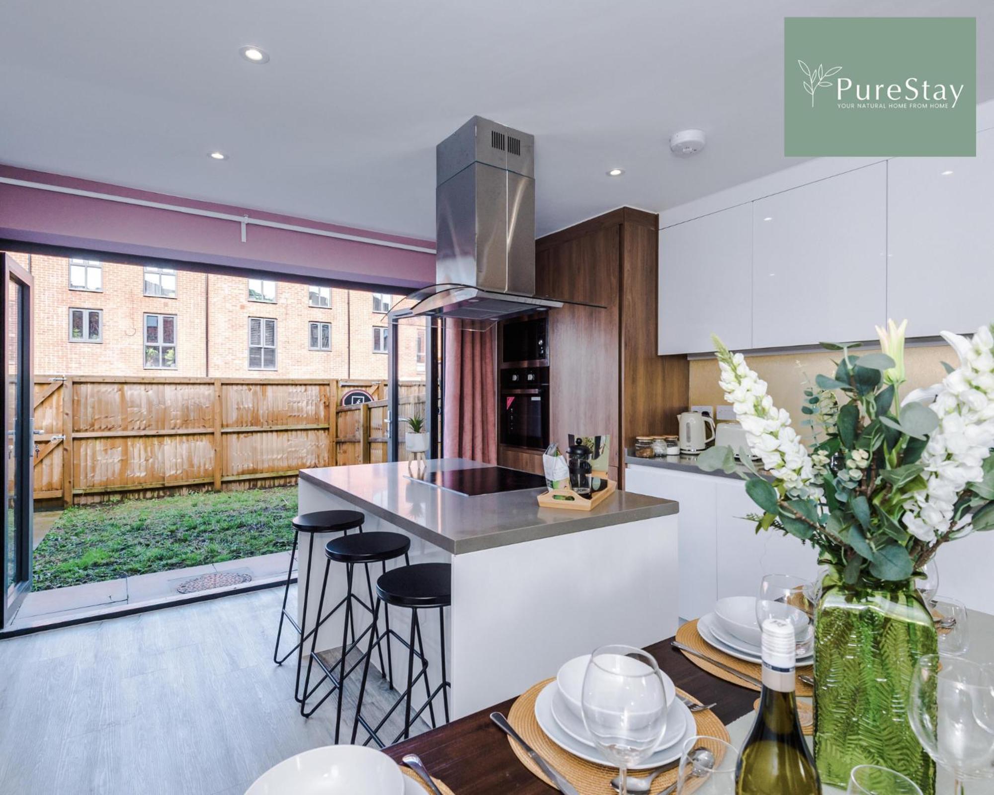 Stunning Five Bedroom Manchester House With Free Parking By Purestay Short Lets & Serviced Accommodation 外观 照片